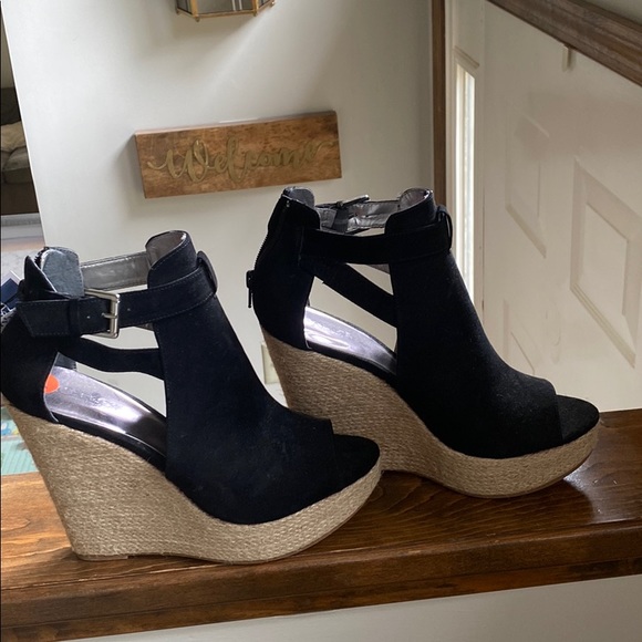 NWT Carlos Santana black wedge peep toe - Picture 2 of 4